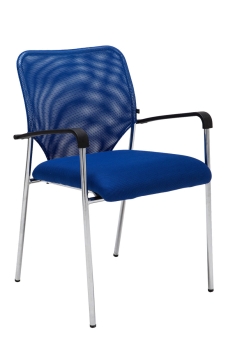 Blaue Besucherstühle mit Armlehnen und Netzbespannung