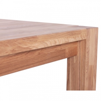 Eiche Massivholztische mit robuster Tischplatte