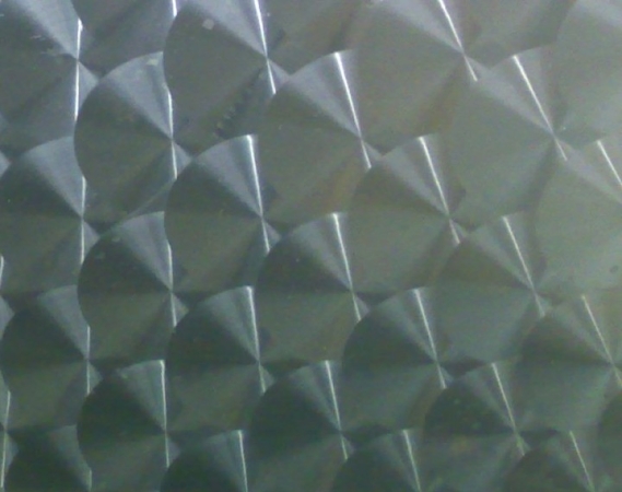 Tischplatte: Edelstahlbeschichtung (INOX)