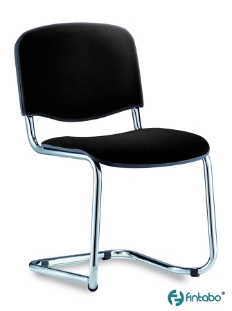 Stapelbare Freischwinger Stühle als Konferenzstühle